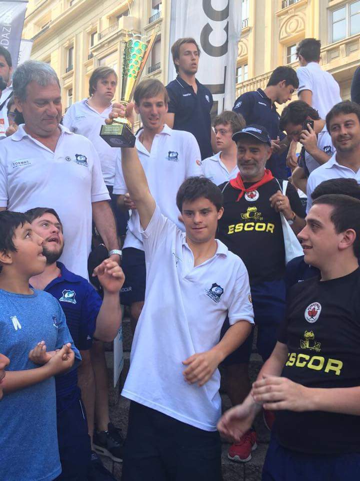 Fran_Capizzi's tweet photo. #Rugby 
Una ENORME alegría para todo @clubmmoreno ver a Fran del Giovaninno disfrutar de @pumpasxv en el @IMART2017 🏆🥇 !!! https://t.co/OSMegi2UFP