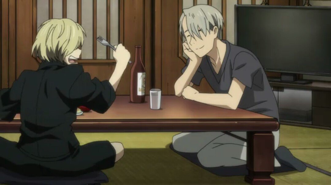 - Ты всегда так много ешь? 
- Я заполняю пустоту. 
- От любви? 
- От голода, ванильное ты дерьмо.