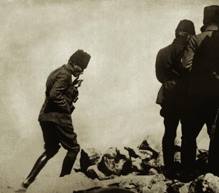 Malazgirt'te Alparslan, Kocatepe'de Atatürk'üz..
#MalazgirttenKocatepeye