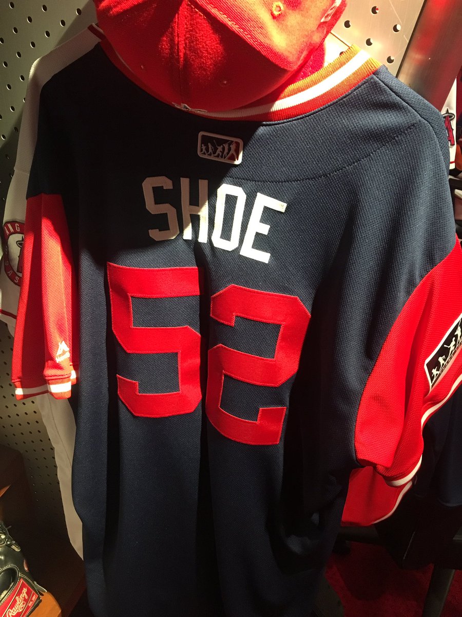 I'm diggin' these jerseys and hats. #playersweekend