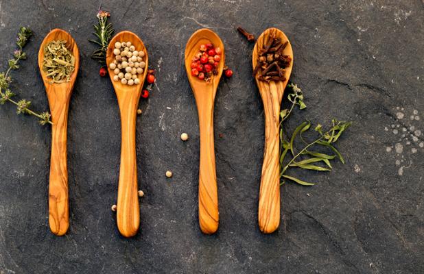 RamsteinBazaar's tweet photo. Today's featured vendor is Get Yours by Momo! Momo offers 100% Olive wood products, fire columns, &amp; Schott Zweisel glass #ramsteinbazaar https://t.co/Idjmkrkhdz