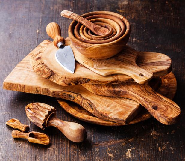RamsteinBazaar's tweet photo. Today's featured vendor is Get Yours by Momo! Momo offers 100% Olive wood products, fire columns, &amp; Schott Zweisel glass #ramsteinbazaar https://t.co/Idjmkrkhdz