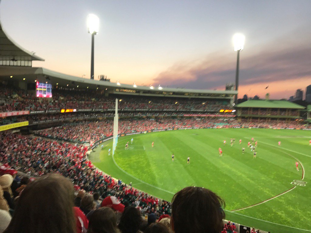 FionaWallace1's tweet photo. Half time ... close !!! https://t.co/7uADvsByGG