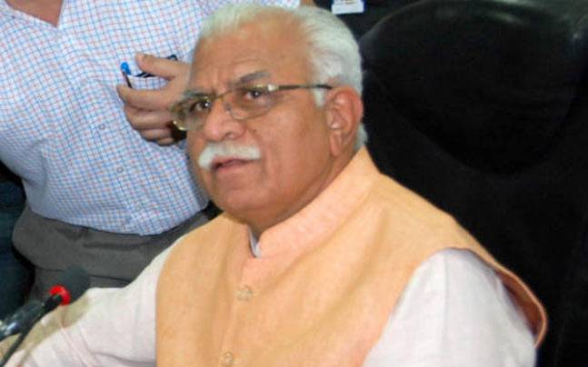 IndiaToday's tweet image. Dera violence: BJP backs Khattar, says no question of replacing Haryana CM ow.ly/JqJo30eGZiU
