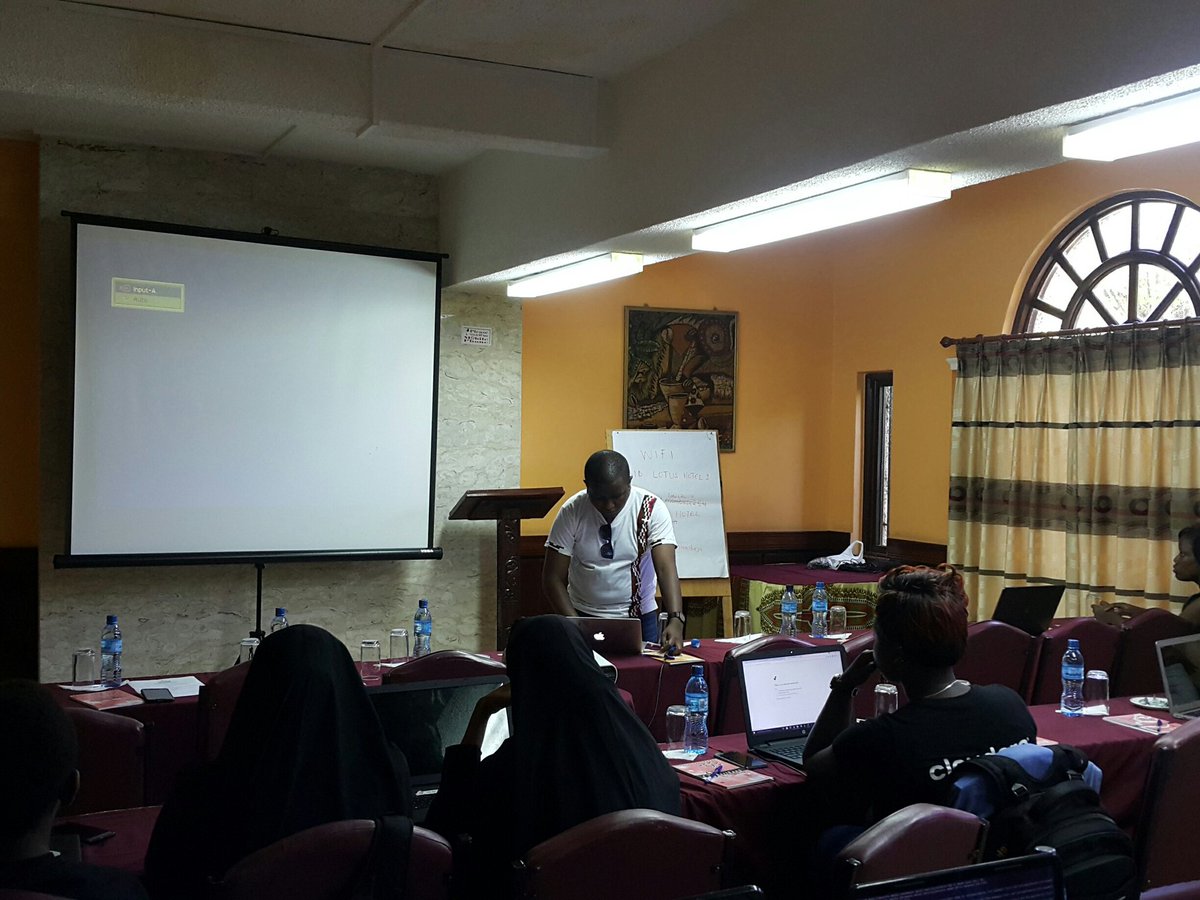 MombasaTech's tweet photo. What new in google developers by john. A very interactive session. #mombasatech #gdgmombasa #gdgdevfestmombasa #devfest2017 https://t.co/cY2BdSmlVU