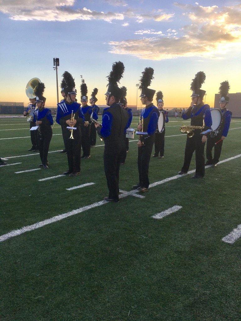 CaveCreekUSD93's tweet photo. Falcons band takes the field! https://t.co/4dR1O8YaCU