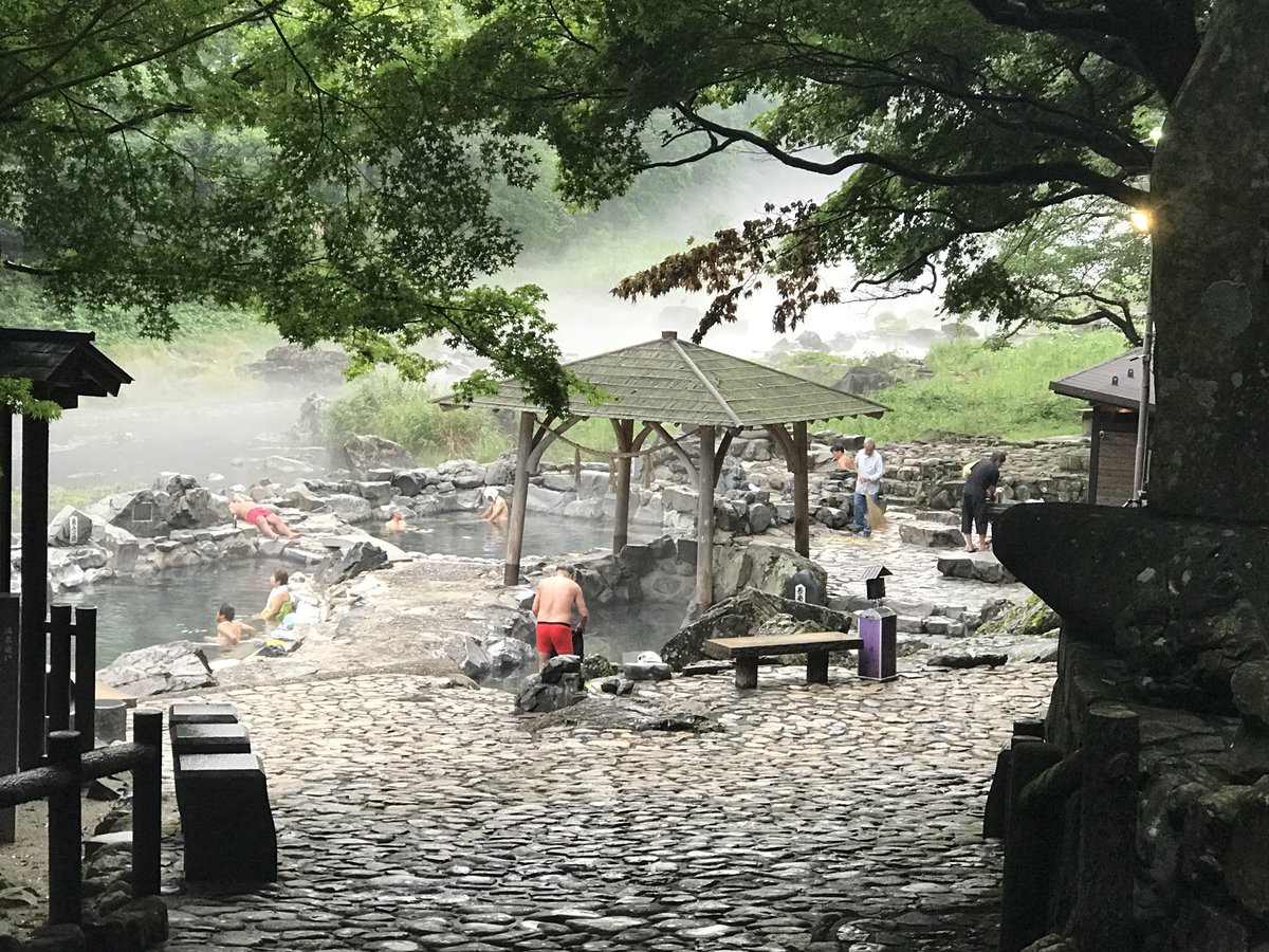 Sin 露天風呂大好き 湯原温泉 砂湯 朝の5時から入って来ました 湯原温泉砂湯 砂湯 混浴露天風呂