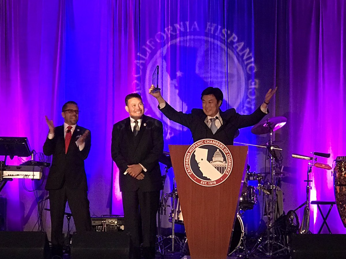 CAHispanic's tweet photo. Our 2017 Corporate Advocate of the Year award goes to @PGE4Me! #BuildingCHCC #CAHispanic https://t.co/A7Pv1wu7hk