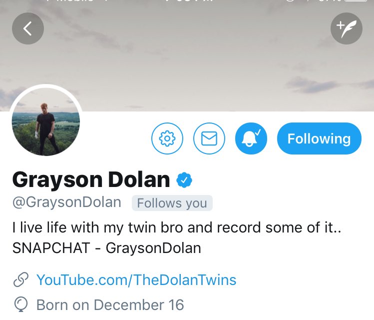 sunflwernialler's tweet image. RETWEET for good luck! never ever give up🖤 @GraysonDolan