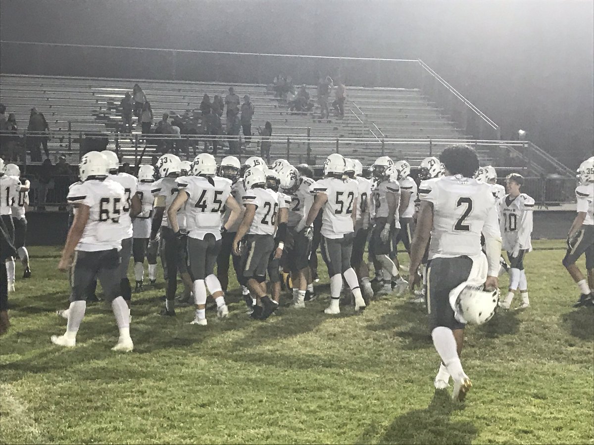 iamterrihowell's tweet photo. It's a wrap for Desert Hills. Final score 56-10 @tribpreps @dhillshigh @devdixon @DhillsAthletics https://t.co/9QdRTIpG1u