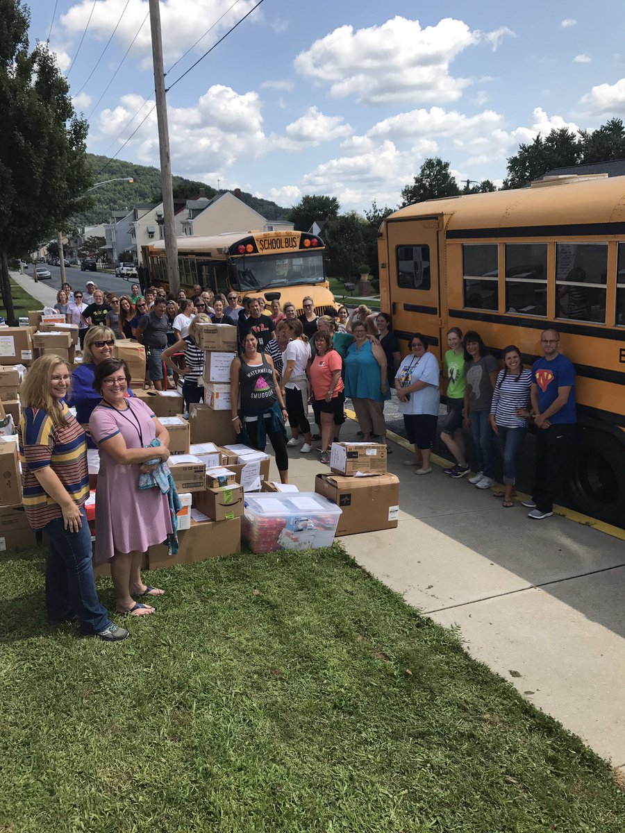 ABHRostek's tweet photo. Thank you to @ReadingHosp for all of your amazing nurses that make Stuff-a-Bus possible! Millmont is so very thankful! @RDGschools https://t.co/fCnNLSN72R