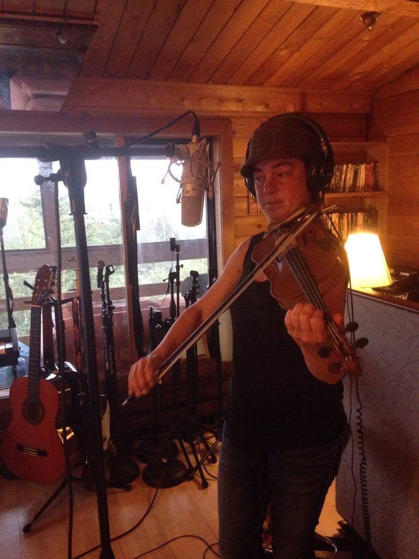 NakaProductions's tweet photo. What an amazing way to start the weekend! Andrea adding some violin to #Tracyrileys album https://t.co/nlYcdImreF
