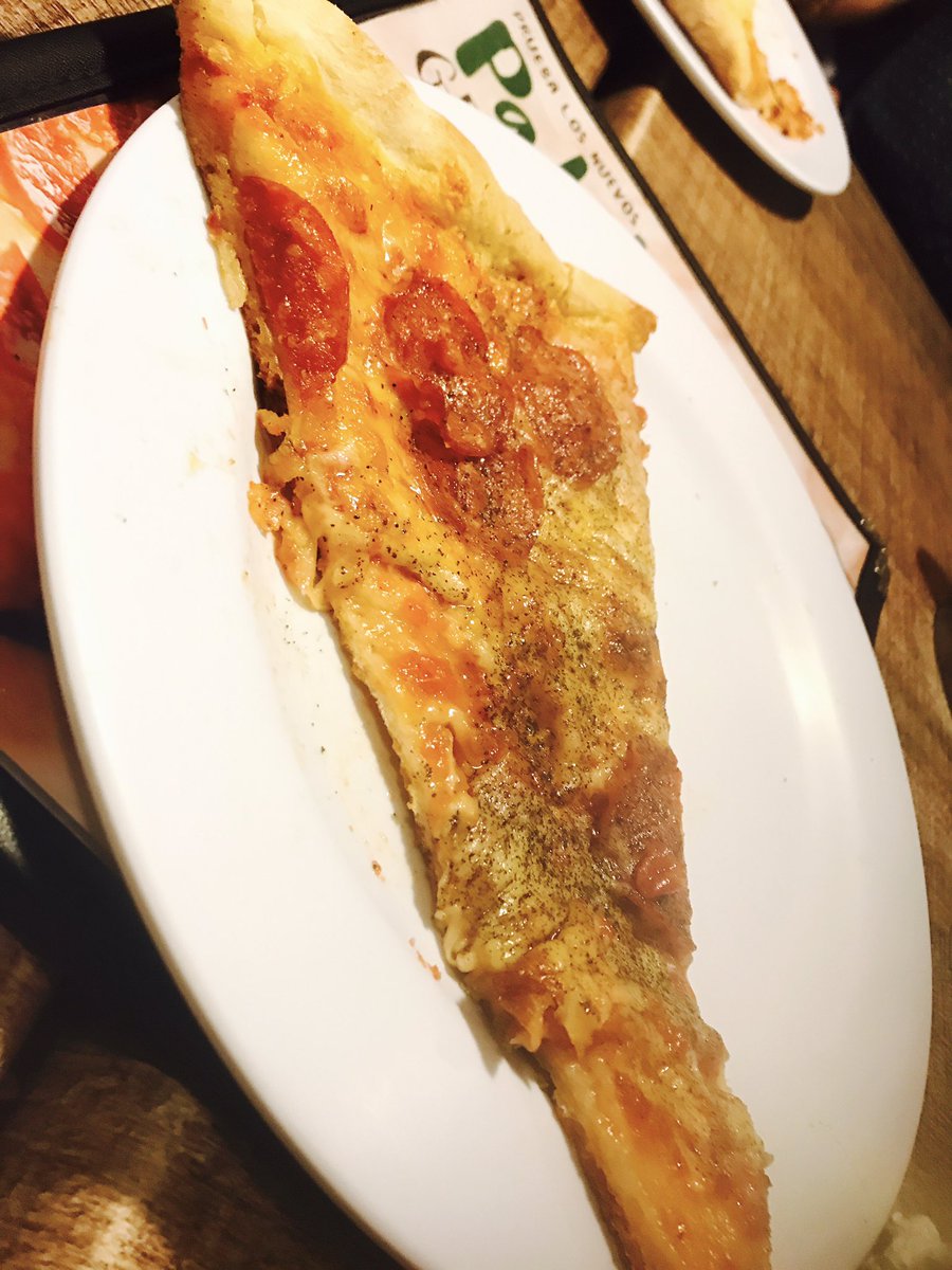 AGC11's tweet photo. Excelente servicio de el gerente #mariomedrano en @PizzarelliDO de los próceres 👌🏼💪🏼 https://t.co/p54QtuRWEI
