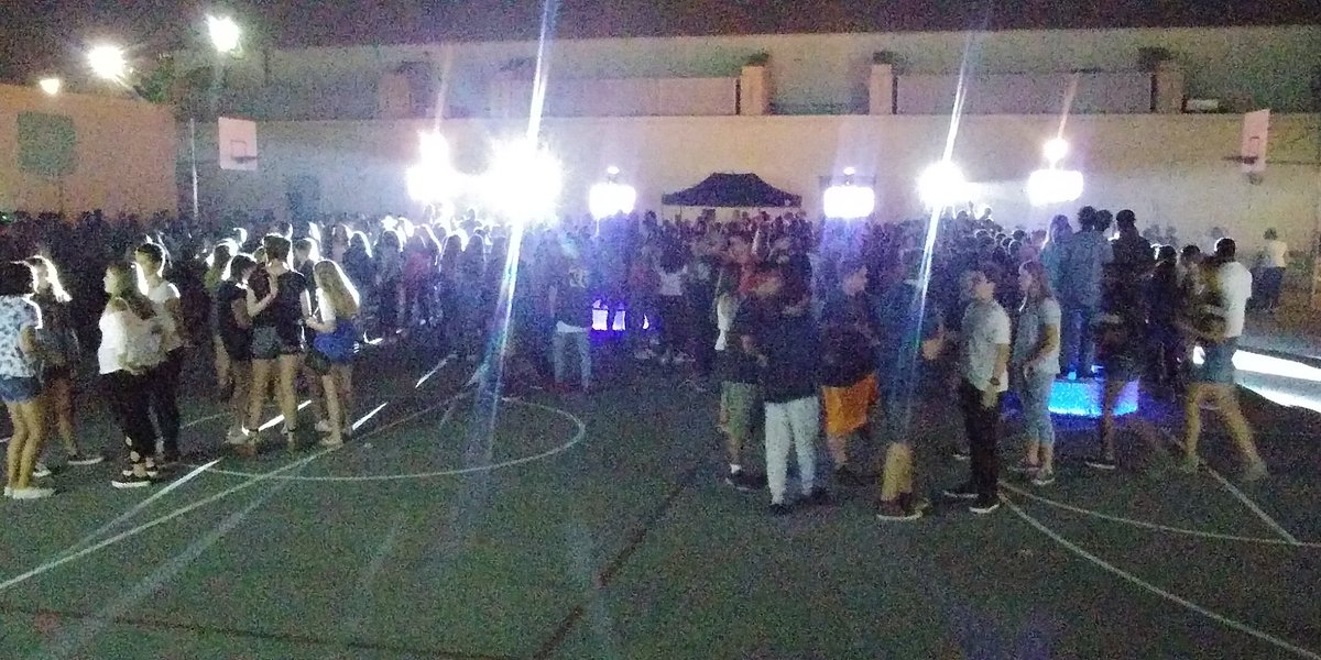 Welcome #Classof2021  #MLKwolves!