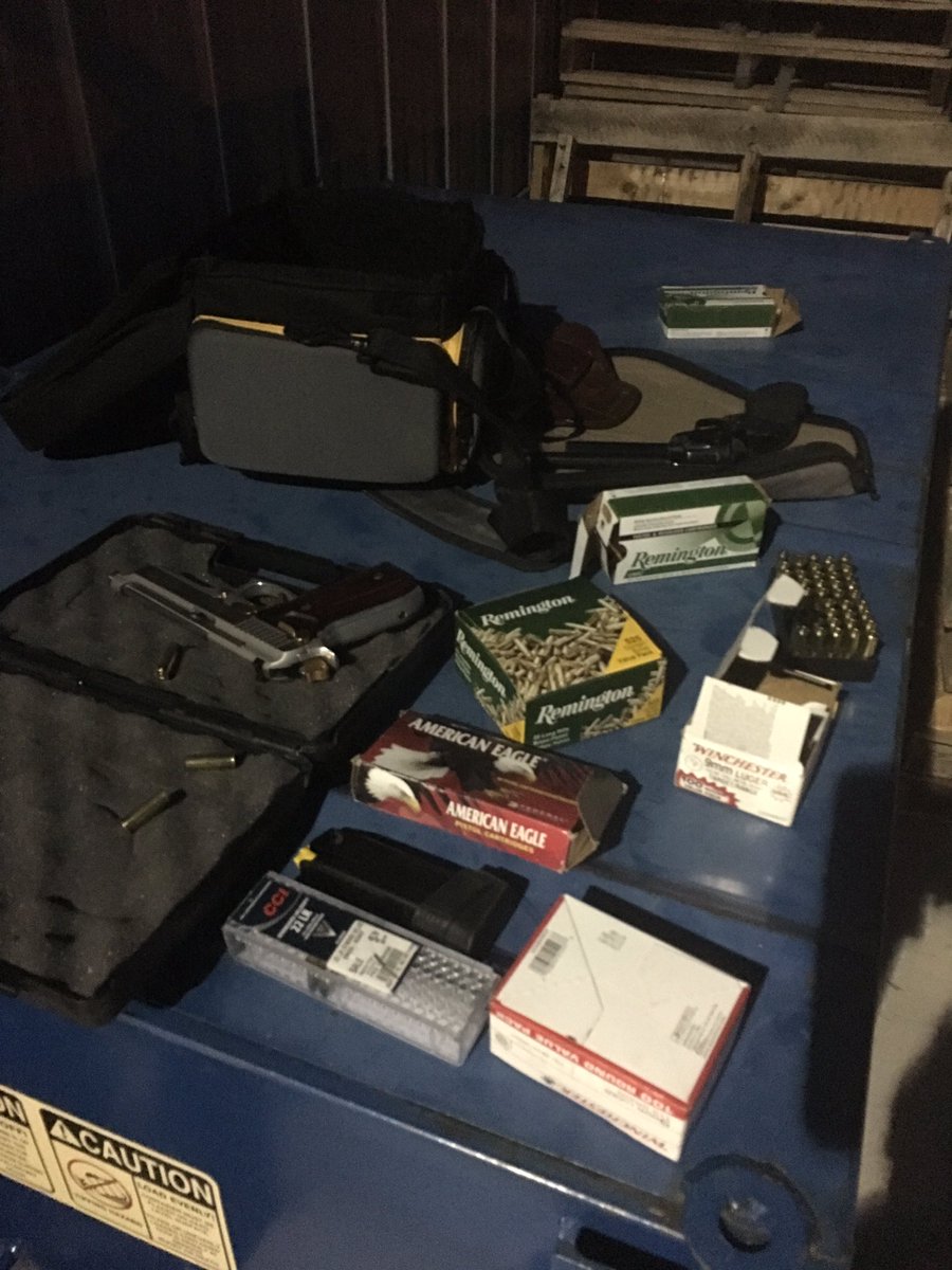 MccormickDusty's tweet photo. #FridayNightFunNight shooting pistols w the neighbors #StartThemYoung #RaiseTgemRight Over 1000 rounds = #GoodTimes https://t.co/FzXN5s1xjk