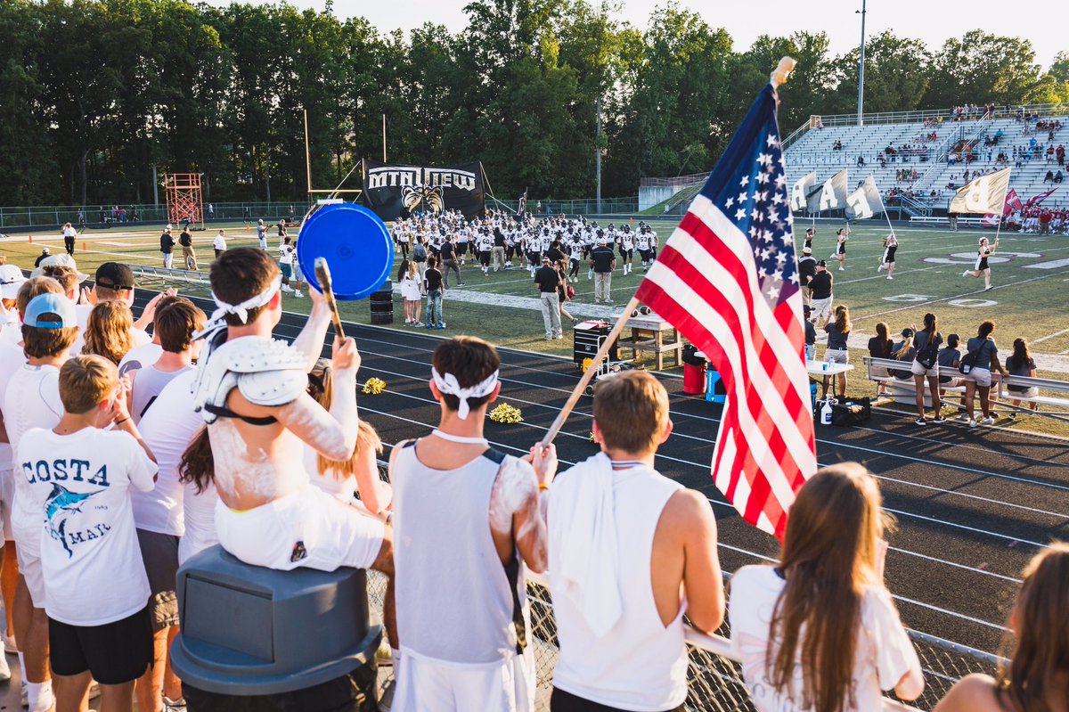 MVHS12thMan's tweet photo. We were away today but we showed out, on the field and in the stands! That's what 12th man is all about!!! #MVOD #BEA12 #WhiteOut #BearGang https://t.co/1lG3hVjQUT