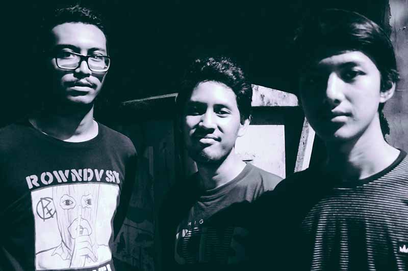 Kolaborasi dgn Urban Toy Artist, <a href="/Uncannybdg/">UNCANNY</a> Perkenalkan Single Terbaru "Lone Survivor" --> pamityang2an.com/jelang-lepas-k… youtube.com/watch?v=cLRE0E…