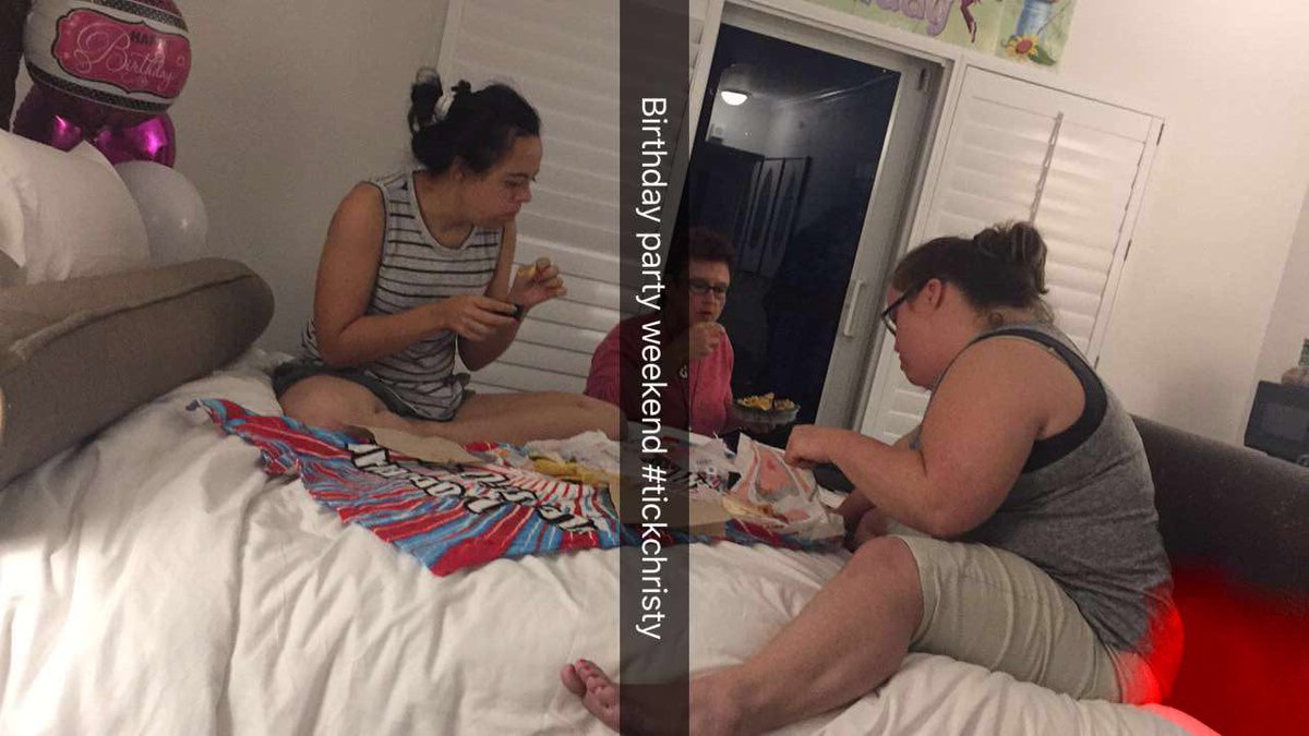 Mahogani13's tweet photo. Hotels party https://t.co/4TnmUdGa81
