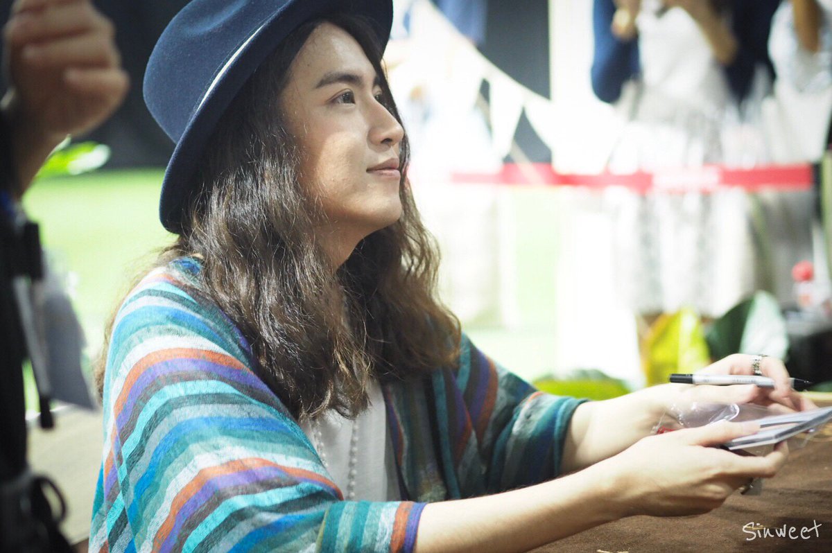 sinweet's tweet image. hello weekend ❤️😊 #Homepoplive #Whoissin #sinofficial