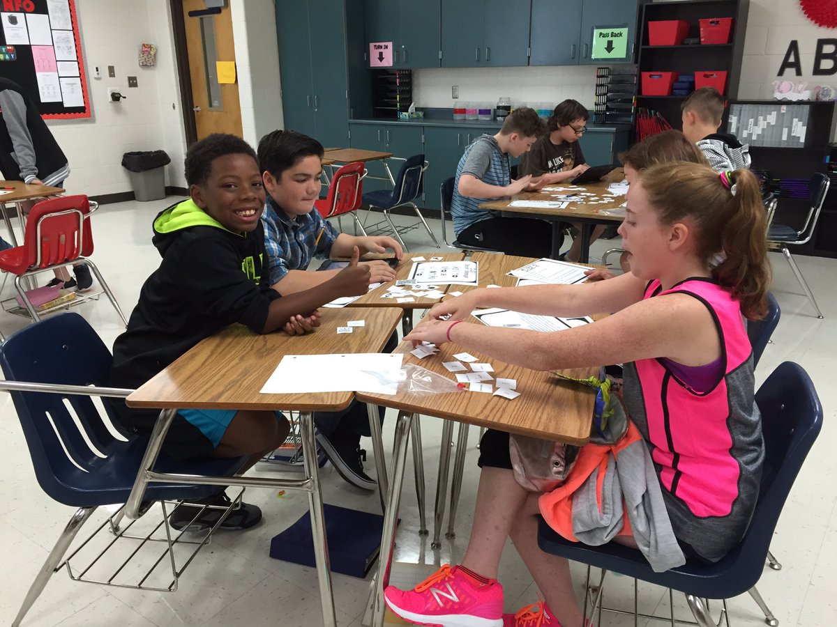 drutherford_wms's tweet photo. Voyagers completing a cooperation escape activity #tigerswms #wmsvoyagers https://t.co/HH3xccByP8