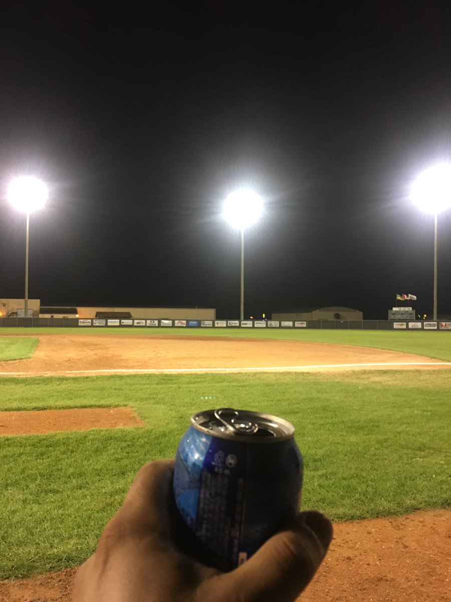 weyburnironpigs's tweet photo. That's all folks, thanks for coming out and cheering on some local boys who love the game. #2loves https://t.co/osaNLlYQBR
