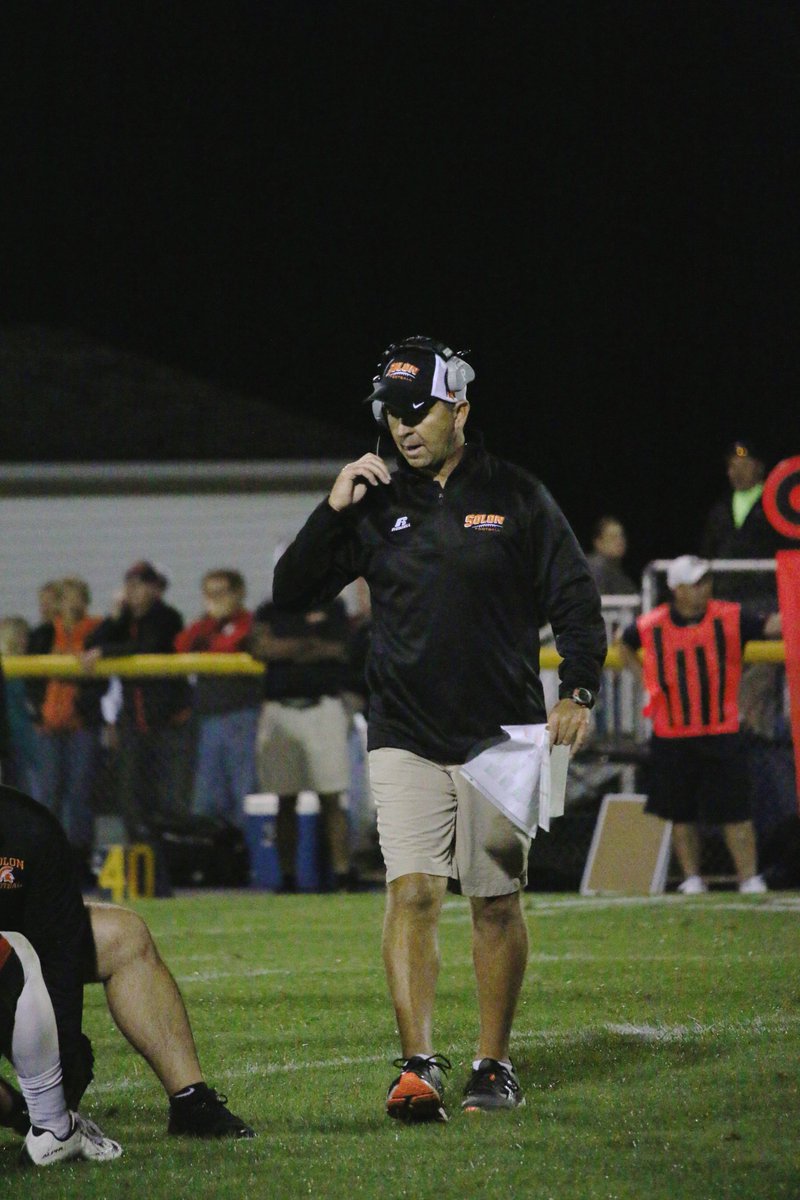 Defense, special teams help Solon stretch streak to 15 straight over Mount Vernon with 19-0 win  
yourprepsports.com/pages/story/de…