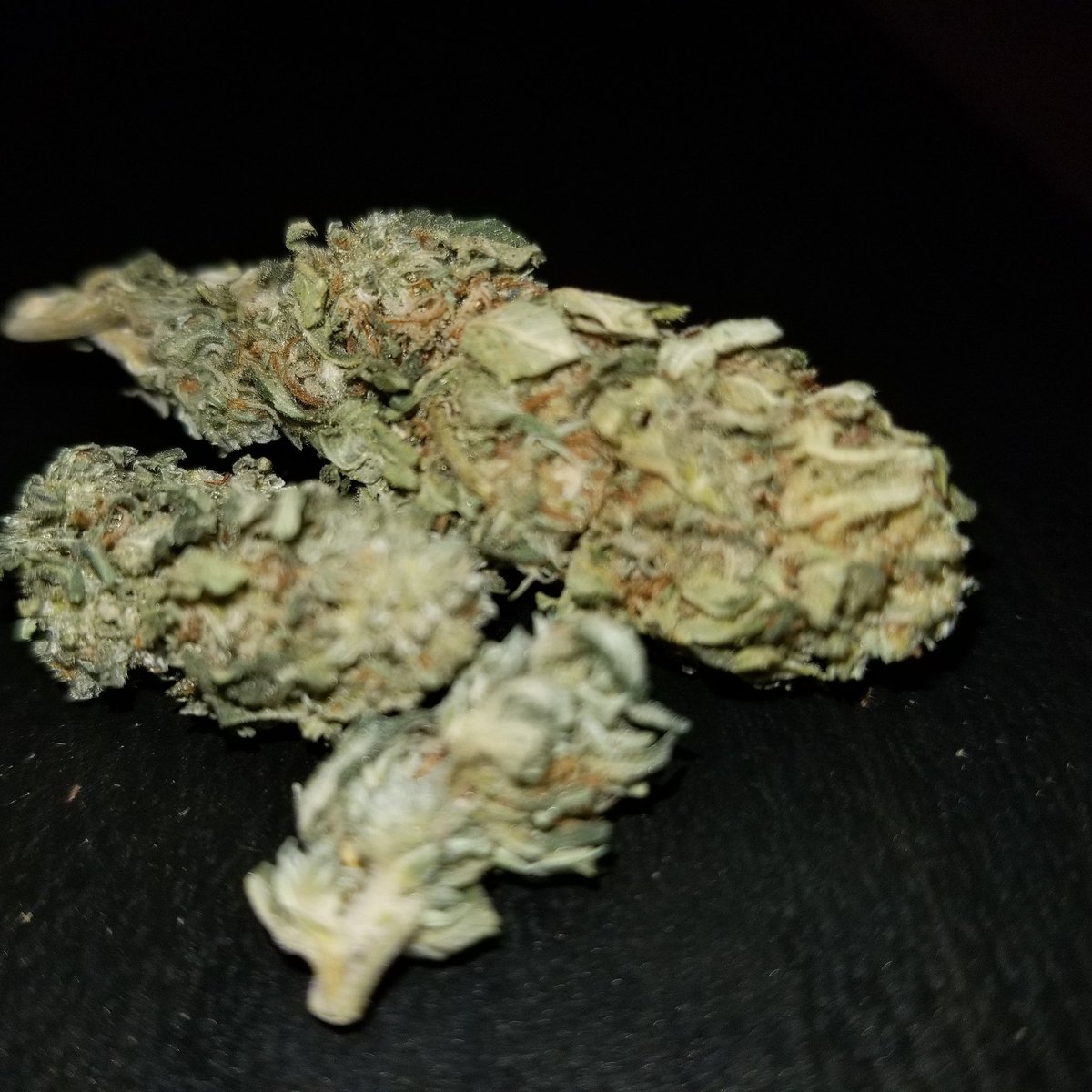 DelphiDirectory's tweet photo. Grab some #HinduKush down at one of our favorite spots @SuperClinik and have a bomb weekend like us! #Delphi https://t.co/aNQPfVHyU2