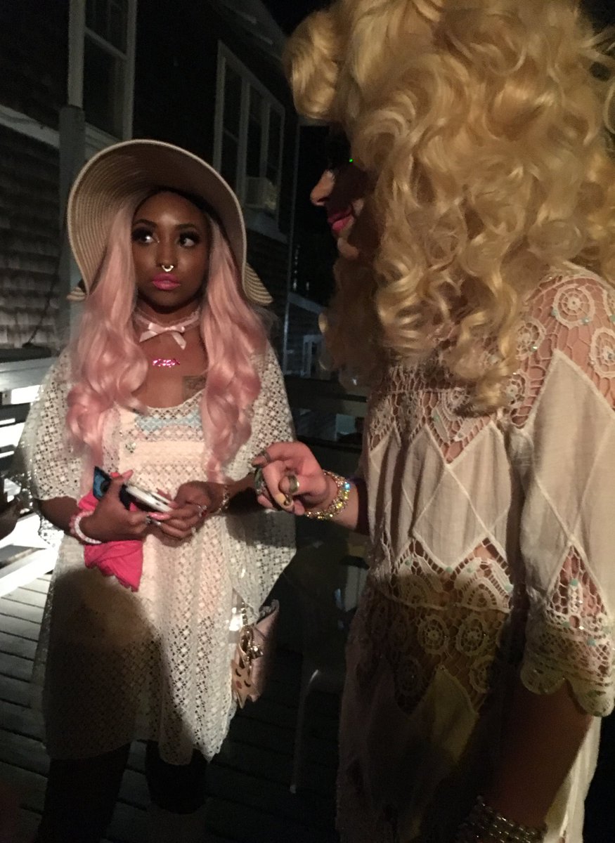ari_gatouu's tweet photo. Get Out (2017) @trixiemattel 😂 https://t.co/UqoLjKedNA