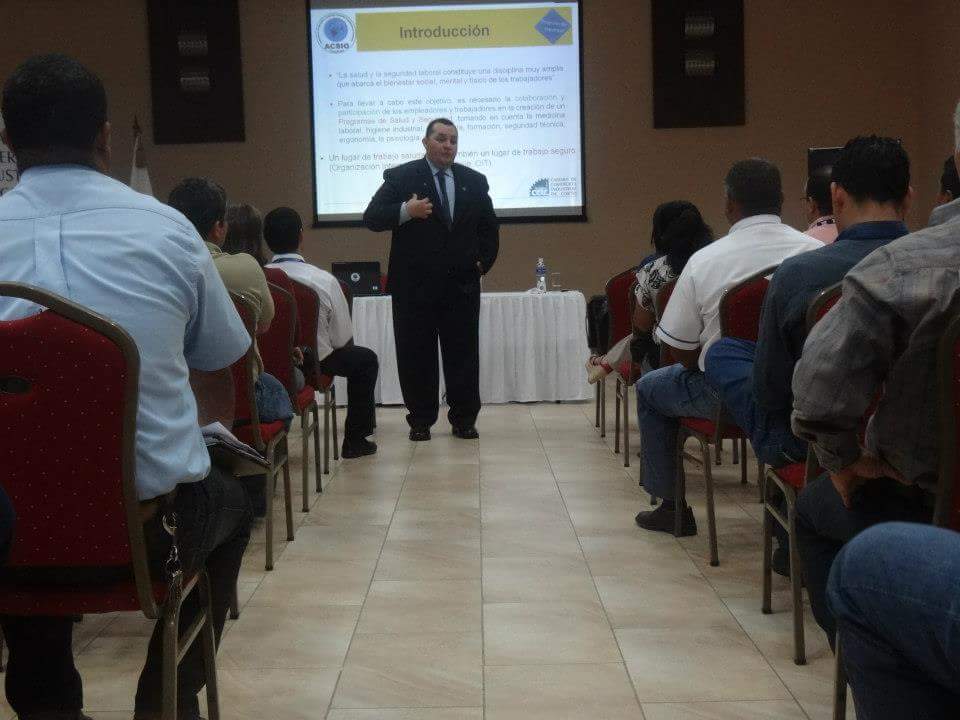 juan_pa2012's tweet photo. #ACSIO #Honduras conferencia técnico-legal sobre Sistema de Gestión de Higiene y Seguridad para pequeñas y medianas empresas; #CCIC 2012 https://t.co/h14zoXh7Fq