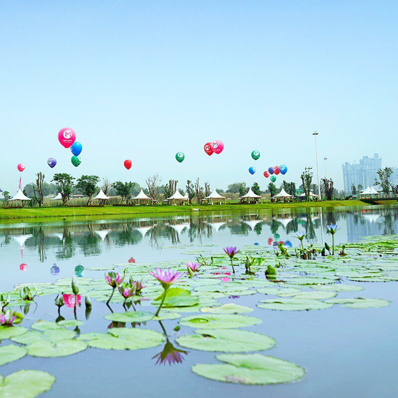 Sering baca artikel beberapa Central Park kota yang terkenal, terus ini muncul lagi Central Park #Meikarta , ademmm liatnya 😍 menggoda nih!