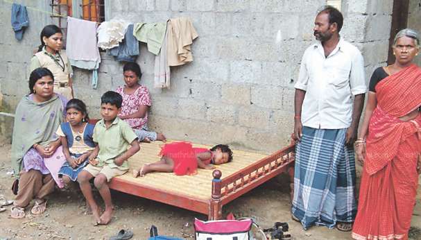 mathrubhumi's tweet photo. Family of 10 including elderly couple evicted from home https://t.co/Ep9vMhDYAM #Eviction #BankAttachment https://t.co/nC4ReI8TlZ