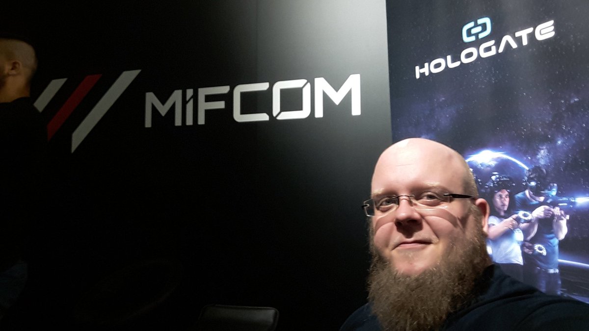 Tamyhro's tweet image. Backstage bei der #mifcom-Bühne. Gleich geht&apos;s los