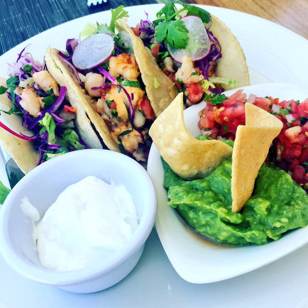 ValentinaStoj's tweet photo. #BestTacos 💯 #LobsterTacos #PrawnTacos @mecabo #Mexico #CaboSanLucas #chefsnote #margaritafrozen @blackbookmgt #Concierge https://t.co/VN3fi65z5o