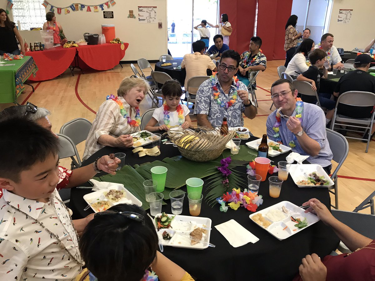 ihmcougars's tweet photo. 🌺Taste of Aloha Luau 🌺what a night!🌺authentic 🌺delicious 🌺community🌺#ihm❤️#whatdoyoumeanitstimetogohome https://t.co/4b0zTblFha