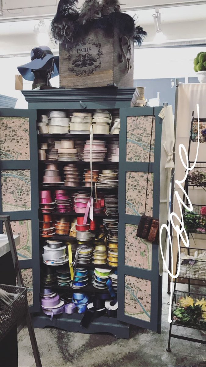 bonitodesign's tweet photo. Love shopping in NYC and finding gems! Beautiful trimming store! #bonitodesign #eventstylist #eventplanning https://t.co/dHtaKUe64I