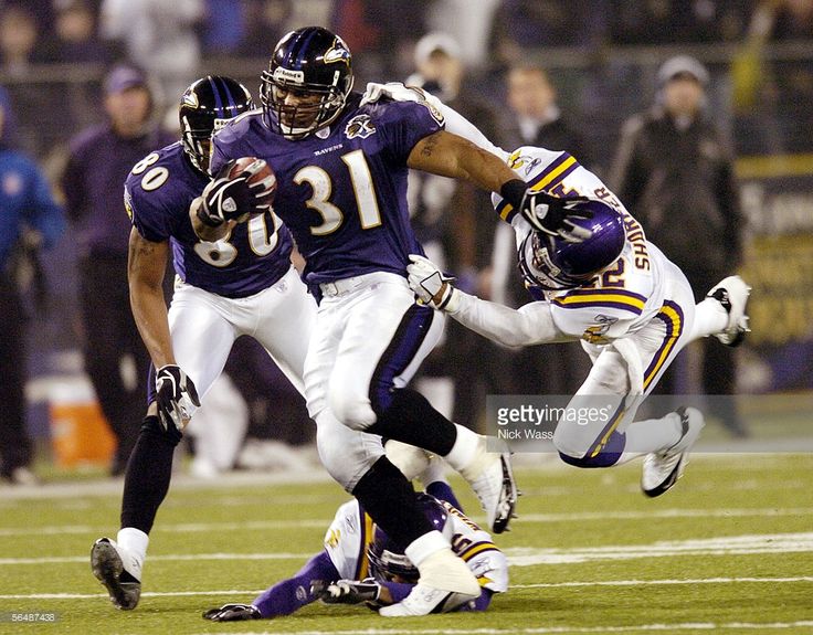 Happy Birthday to Jamal Lewis who turns 38 today 