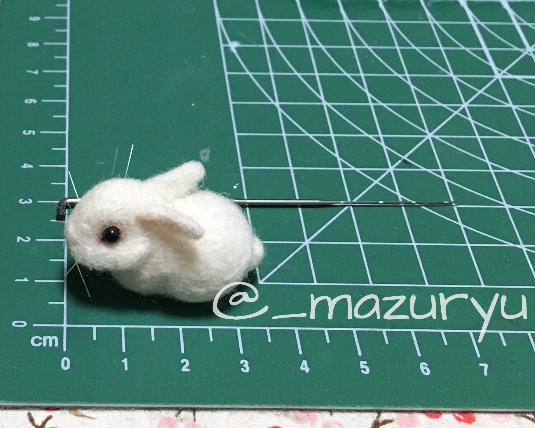 まずるw マイクロウサギ 約3 5cm 指乗りサイズの小さなうさぎ とても素早いので行方不明に注意 懐くとすり寄ってきてとてもかわいいよ W うさぎ 羊毛フェルト ハンドメイド ハンドメイド伯爵 まずるw マイクロウサギ 約3 5cm 指乗りサイズの小さなうさぎ とても素早いので行方不明に注意 懐くとすり寄ってきてとてもかわいいよ W うさぎ 羊毛フェルト ハンドメイド ハンドメイド伯爵