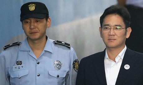 theviralarea's tweet photo. Samsung Leader Jay Y.Lee given five year Jail Sentemce for Bribery. https://t.co/7dBqeUiWnc https://t.co/s89Jz4Zp4B