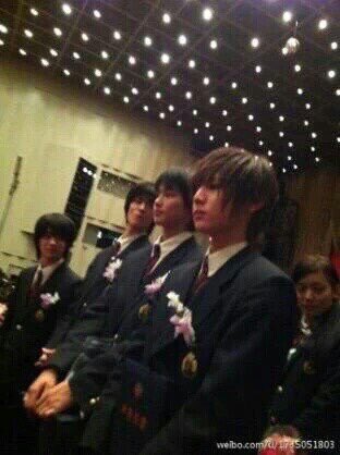 Na Twitteru 山田涼介 知念侑李 中島裕翔 岡本圭人 有岡大貴 神木隆之介 野村周平 山田涼介 知念侑李 中島裕翔 岡本圭人 有岡大貴 Heysayjump