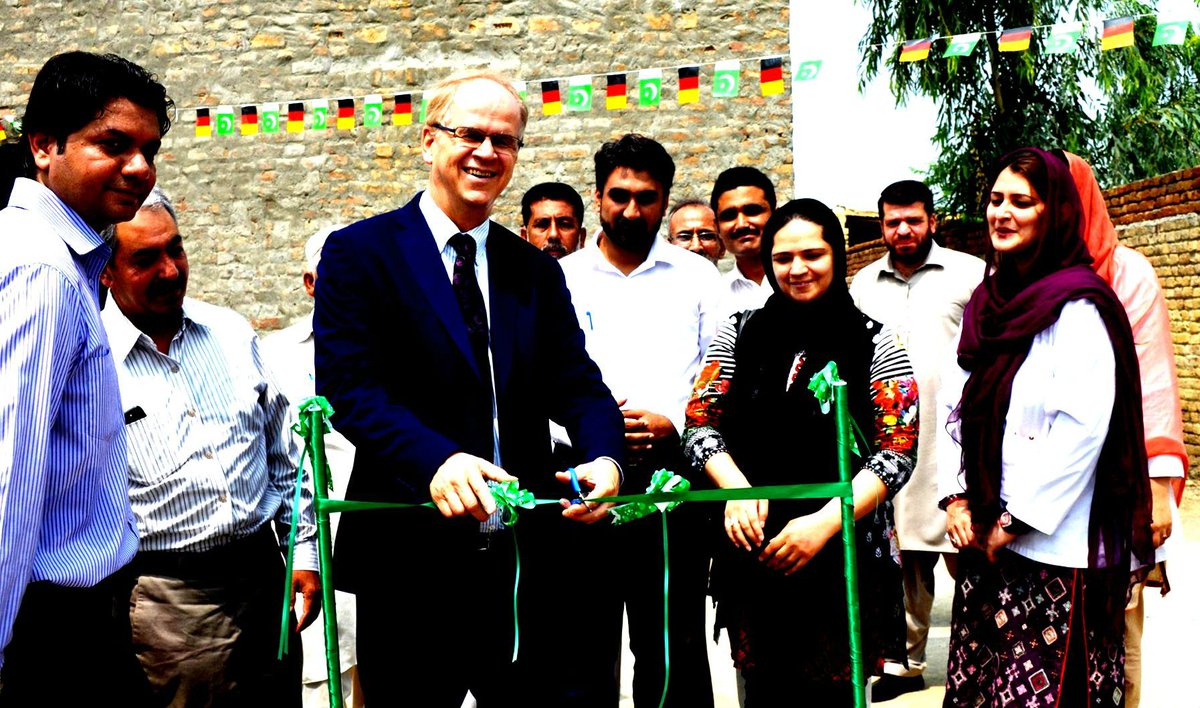 TelecomeNews's tweet photo. @KfW And @GreenstarSocialMarketing Container Health Center

https://t.co/QEFDU5B2T6 https://t.co/LuKEh19yz7