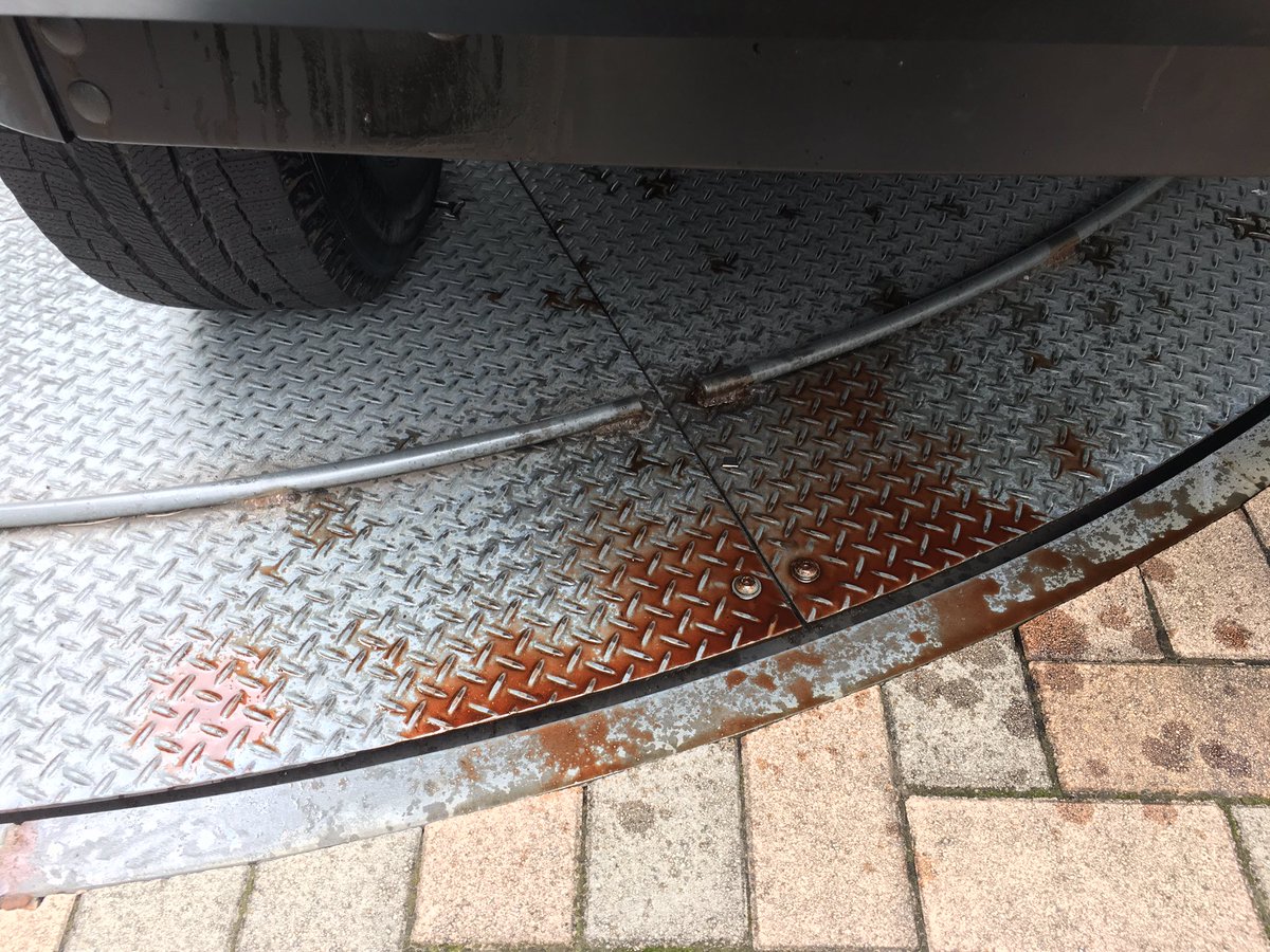 ট ইট র Atf漏れで 今からレッカー ドナドナ かれこれ12年程乗ってるチェロキー94年式 ちょうど今朝 車が故障して途方にくれる夢を見たんだよね