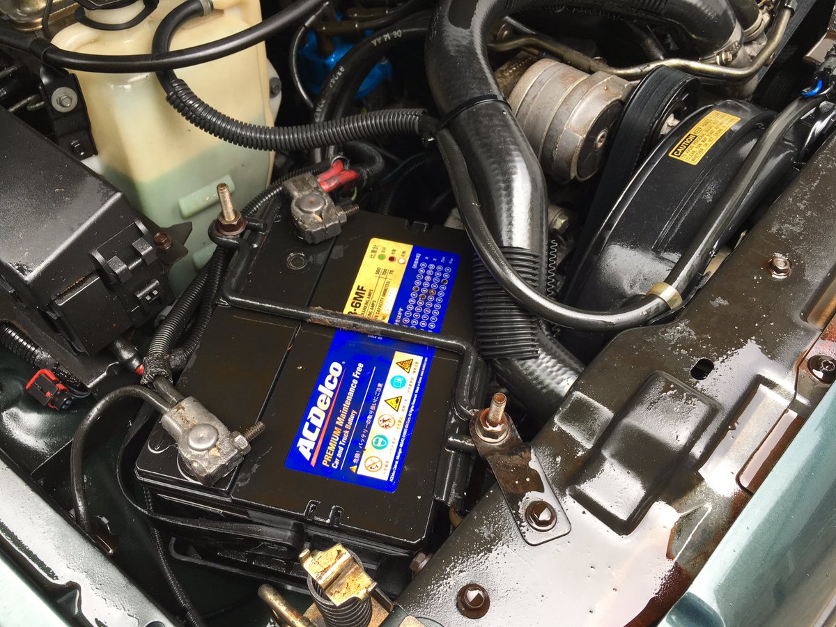 ট ইট র Atf漏れで 今からレッカー ドナドナ かれこれ12年程乗ってるチェロキー94年式 ちょうど今朝 車が故障して途方にくれる夢を見たんだよね