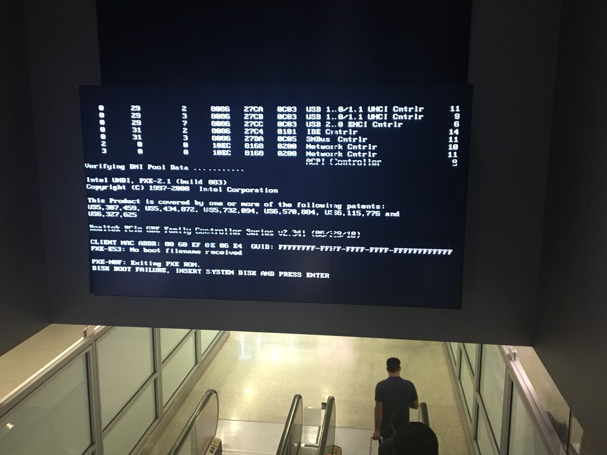 jasonklee79's tweet image. Welcome by Boot failure before getting Blue screen at Las Vegas air port! #VMworld #bootfailure