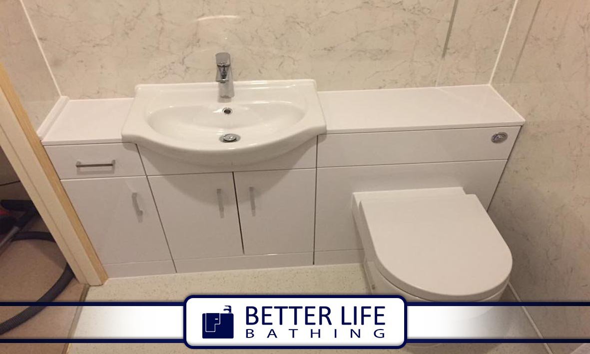 johnhowardlivin's tweet photo. #DidYouKnow 70% of houseguests look inside their host's bathroom cabinets. https://t.co/rzZrlKavL0