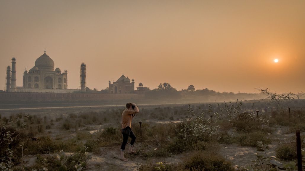 handsonjourneys's tweet photo. 10 awesome views of the #TajMahal... https://t.co/fB1433HYmd #travelpics #photography https://t.co/3hbv8HZTrj