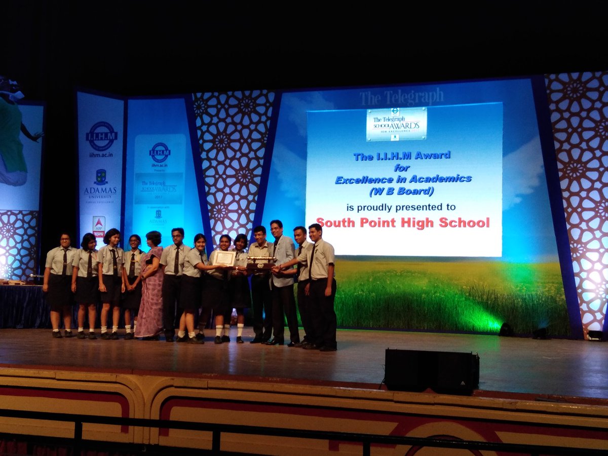 IIHMHOTELSCHOOL's tweet photo. Chairman @subornobose hands over the #IIHM Award for Excellence in Academics (WB Board) to South Point High School.
#ttschoolawards https://t.co/PF0wZponvM