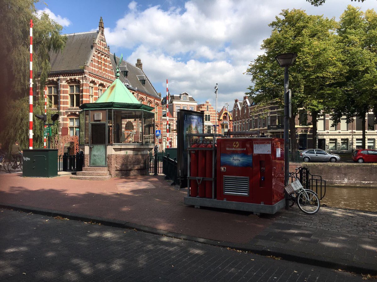 Ton_Verbeek's tweet photo. Groninger Grachtenfestival met betrouwbare stroom uit waterstof. https://t.co/saO839NCHY