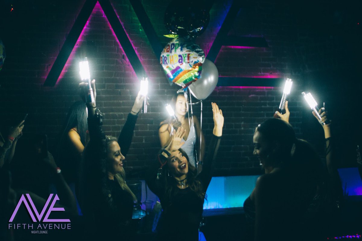 5thAvenueLounge's tweet image. #HappeningNow @DowntownPDXLife @5thAvenueLounge #EntourageFridays with @DannyMerkury &amp;amp; friends #squadup #bringyourcrew 125 NW 5th Avenue