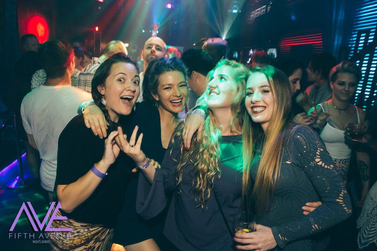 5thAvenueLounge's tweet image. #HappeningNow @DowntownPDXLife @5thAvenueLounge #EntourageFridays with @DannyMerkury &amp;amp; friends #squadup #bringyourcrew 125 NW 5th Avenue