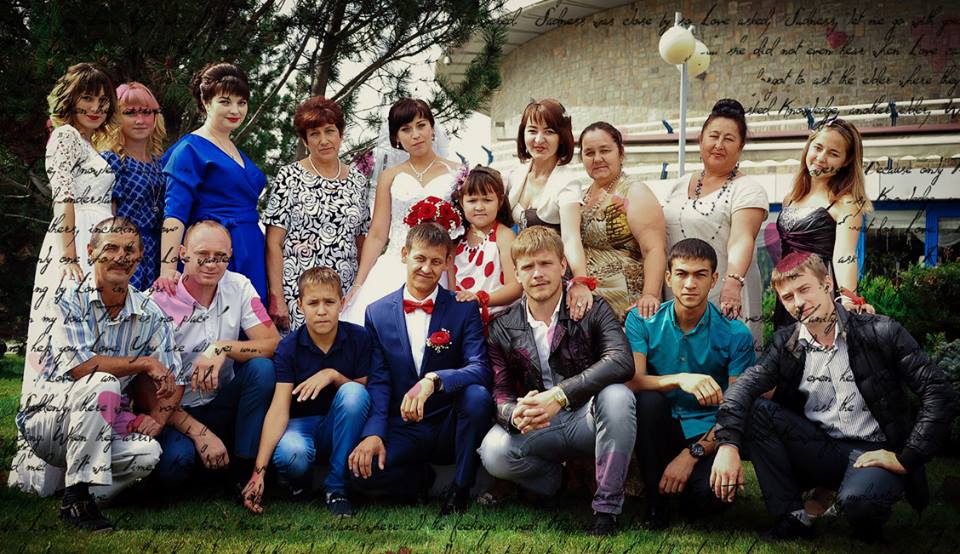 AigulRenner's tweet photo. Сегодня ровно год, как вы женаты￼ 💑
А сколько еще впереди.... 5 лет... 10 .... Нет вся жизнь￼ 😃
С годовщиной Вас, мои родный🎉🎊 https://t.co/03v0BW3tkr